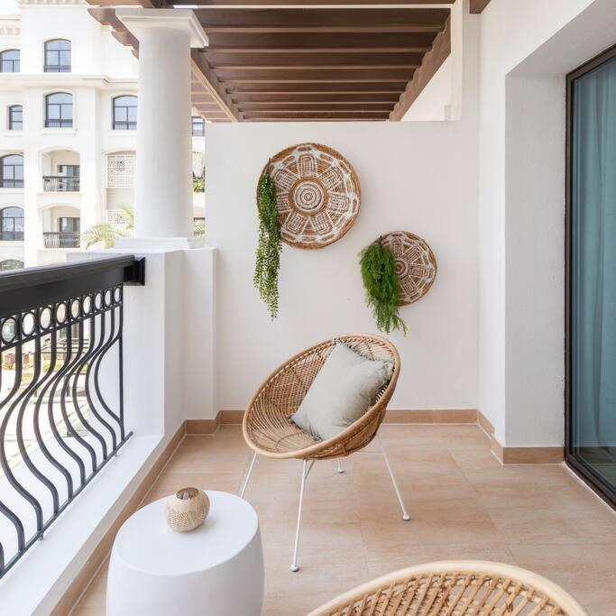 Glamorous Modern 2bhk In Yas Island 324 Apartment