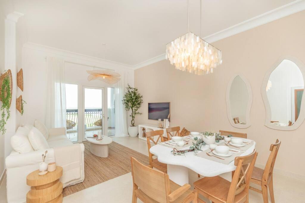 Glamorous Modern 2bhk In Yas Island 324 Apartment *