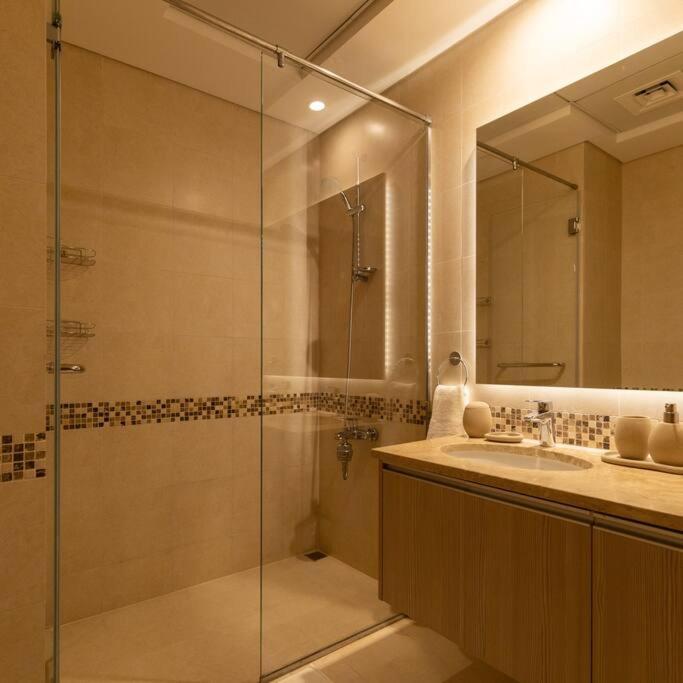 Apartment Glamorous Modern 2bhk In Yas Island 324 Abu Dhabi