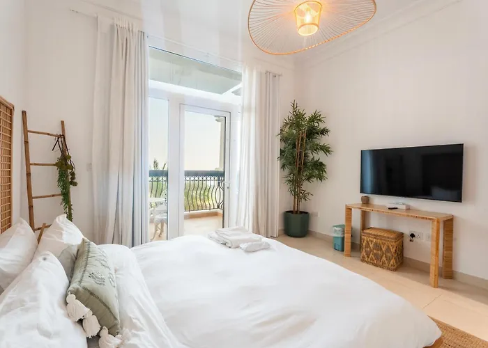 Glamorous Modern 2Bhk In Yas Island 324